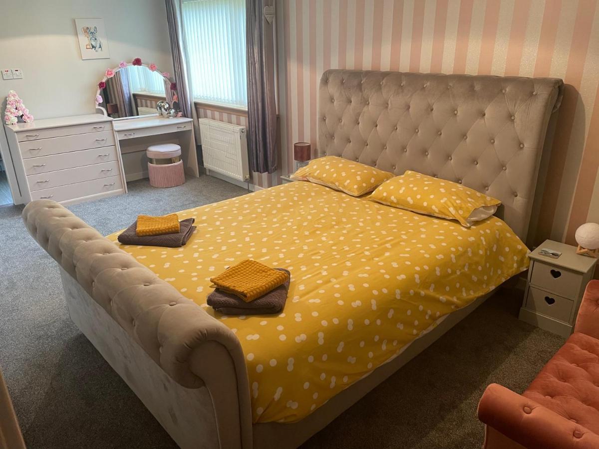 サーソーTwo Bed Bungalow With Garage And Hot Tubアパートメント エクステリア 写真